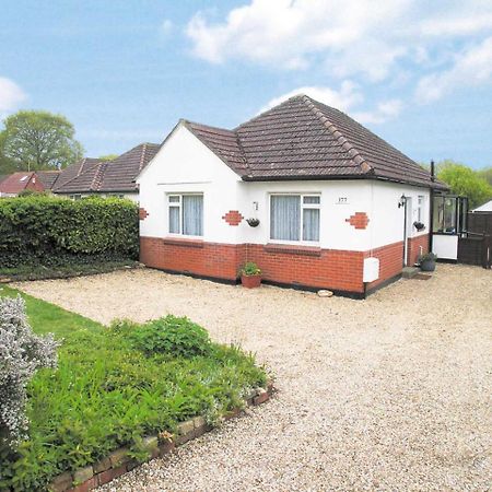 Oak Lodge Ferndown Exterior photo